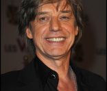  Jean-Louis Aubert lors de la cérémonie des Victoires de la musique 2011 à Paris en mars 2011 
 &nbsp; 