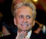 Michael Douglas lors de la 17e soirée annuelle de financement du fond pour les cancers du cou et de la tête de l'Université McGill à Montréal le 3 mai 2011 