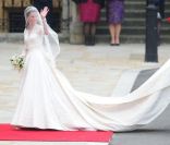 Pour créer la robe de Kate Middleton, Sarah Burton s'est beaucoup inspirée de la robe d'Isabella Orsini. Londres, 29 avril 2011