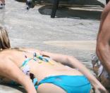 Heather Lockear en bikini