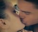 Rachel Bilson et Baptiste Giabiconi, très complices dans le troisième spot de pub de la campagne Magnum par Karl Lagerfeld