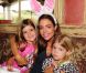 Denise Richards et ses filles Lola et Sam à Los Angeles le 24 avril 2011