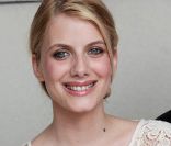 Mélanie Laurent lors de son arrivée à Cannes le 10 mai 2011, sera la maîtresse de cérémonie lors de l'ouverture du 64e Festival de Cannes le 11 mai 2011.