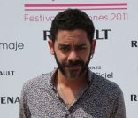 Manu Payet sur la plage du Majestic 64 à Cannes le 12 mai 2011