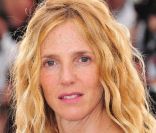 Sandrine Kiberlain à l\'occasion du photocall de <em>Polisse</em>, présenté aujourd\'hui au 64e Festival de Cannes, le 13 mai 2011.
