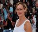 Cécile de France pose pour le photocall du Gamin au vélo, des frères Dardenne, le 15 mai 2011, lors du 64e festival de Cannes.