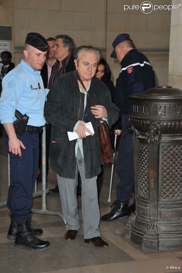 Guy Béart arrive au Palais de Justice de Paris, le 22 mars 2011. 