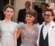 Astrid Berges-Frisbey, Penélope Cruz et Johnny Depp sur les marches du palais des festivals à Cannes le 14 mai 2011