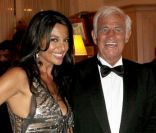 Cannes 2011 : Jean-Paul Belmondo, ému et heureux avec tous ceux qu'il aime !