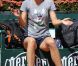 La superbe Russe Maria Sharapova, 24 ans, numéro 7 mondial, aborde Roland-Garros dans les meilleures conditions : victorieuse à Rome, elle peut compter sur le soutien de son fiancé Sasha Vujacic, comme lors de son entraînement Porte d'Auteuil, le 18 mai 2011.