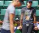 La superbe Russe Maria Sharapova, 24 ans, numéro 7 mondial, aborde Roland-Garros dans les meilleures conditions : victorieuse à Rome, elle peut compter sur le soutien de son fiancé Sasha Vujacic, comme lors de son entraînement Porte d'Auteuil, le 18 mai 2011.