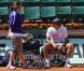 Quand Roger Federer s'entraîne, comme ce 18 mai 2011 à la Porte d'Auteuil, sa femme Mirka n'est jamais bien loin... 