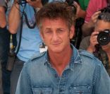 Sean Penn à l\'occasion du photocall de <em>There Must Be The Place</em>, présenté en compétition lors du 64e Festival de Cannes, le 20 mai 2011.