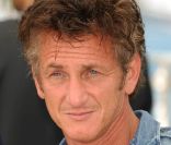 Sean Penn à l\'occasion du photocall de <em>There Must Be The Place</em>, présenté en compétition lors du 64e Festival de Cannes, le 20 mai 2011.