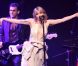 Courtney Love, met le feu, dans une robe Givenchy, lors du gala de l'amfAR au Cap d'Antibes le 19 mai 2011