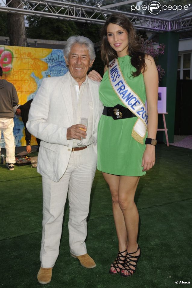 Laury Thilleman et Philippe Gildas lors de la soirée de lancement du nouveau magazine Happy Life du Club Med au Polo de Paris le 19 mai 2011