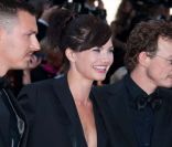 Delphine Chanéac à la montée des marches du film <em>This must be the place</em>, de Paolo Sorrentino, à Cannes, le 20 mai 2011.