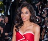 Rosario Dawson à la montée des marches du film <em>This must be the place</em>, de Paolo Sorrentino, à Cannes, le 20 mai 2011.