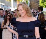 Faye Dunaway à la montée des marches du film  This must be the place , de Paolo Sorrentino, à Cannes, le 20 mai 2011.