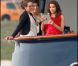 Eva Longoria et son boyfriend Eduardo Cruz passent des congés ensoleillés à Miami, en mai 2011. La jolie brunette s'apprête à rejoindre son chéri sur son scooter des mers !