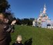Natalia Vodianova lors de son escapade féérique à Disneyland Paris, avec ses enfants.