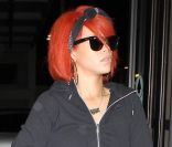 Rihanna à l'aéroport de Los Angeles, le 27 mai 2011. Elle est en mode décontraction ! 