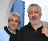 Michel Boujenah et son frère Paul Boujenah au cours du voyage du Jasmin, en Tunisie le 8 mai 2011.