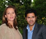 Melissa Theuriau, enceinte, et Jamel Debbouze arrivent à la cinquième fête annuelle de la Fondation Culture et Diversité, présidée par Marc Ladreit de Lacharrière au Théâtre du Rond Point à Paris le 30 mai 2011