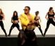 Nick Cannon en MC Hammer dans son clip Famous