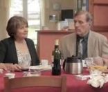   Il veut faire un film , et il l'annonce haut et fort à ses parents ! Ceux-ci sont venus soutenir leur grand garçon de quarante-trois ans, dans une vidéo à l'ambiance très 