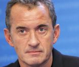 Christophe Dechavanne lors du lancement de l'opération Sortez couverts au Ministère de l'enseignement supérieur en novembre 2009