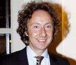 Stéphane Bern commentera les noces de Charlene Wittstock et du prince Albert, les 1er et 2 juillet 2011.
