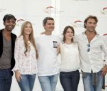 Toute l'équipe des Mystères de l'amour pose sur le tapis rouge lors du 51ème festival de la télévision de Monte-Carlo, jeudi 9 juin 2011.