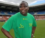 Basile Boli au Parc des Princes, à Paris, à l'occasion du jubilé du footballeur Bernard Lama, samedi 11 juin 2011.