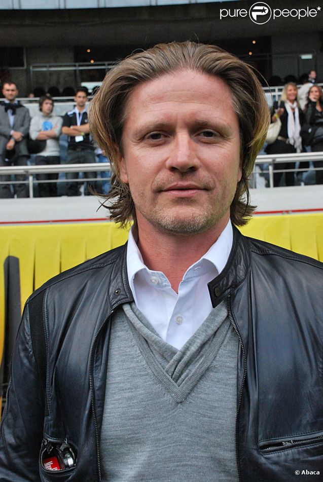 Emmanuel Petit au Parc des Princes, à Paris, à l'occasion du jubilé du footballeur Bernard Lama, samedi 11 juin 2011.