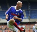 Zinedine Zidane au Parc des Princes, à Paris, à l'occasion du jubilé du footballeur Bernard Lama, samedi 11 juin 2011.