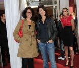 Caroline Tresca et Zabou lors de l'inauguration de la nouvelle boutique André, dans le 6e arrondissement de Paris.
