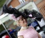 Ascot 2011, cinquième et dernière journée, samedi 18 juin 2011 : pas d'embellie du côté du ciel, mais un bouquet final bien garni sur l'herbe verte du Berkshire !