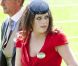 Ascot 2011, jour 5, samedi 18 juin : Sous une rare éclaircie, la princesse Eugenie d'York, 21 ans, fait sensation dans une robe rouge vif.