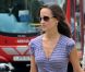 Pippa Middleton en pleine séance shopping dans les rues de Londres. Le 23 juin 2011 