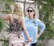 Paris Hilton en pleine séance de footing avec sa soeur Nicky dans les rues de Los Angeles le 17 juin 2011