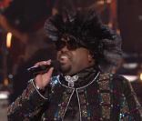 Cee Lo Green rend hommage à Patti LaBelle, déguisé en Patti LaBelle, aux BET Awards, à Los Angeles, le 26 juin 2011.
