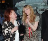 Julie Depardieu et Régine lors de l'inauguration du restaurant du Palais Garnier, à Paris, le 27 juin 2011.