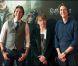 James et Oliver Phelps entourant Rupert Grint, lors d'un photocall pour la promotion de Harry Potter et les Reliques de la mort - partie II, à Madrid le 27 juin 2011
