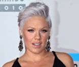 Pink et Eminem, auteurs de  Won't Back Down .