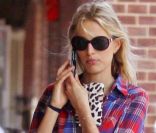 Karolina Kurkova dans les rues de New York, le 29 juin 2011