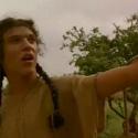 Les débuts du sexy Jonathan Rhys-Meyers : Samson à couettes ou torse nu !