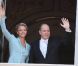 Aux environs de 18 heures le 1er juillet 2011, le prince Albert et la princesse Charlene, mariés civilement depuis quelques minutes, échangeait un baiser au balcon de la Salle des Glaces du Palais princier, applaudis par des milliers de Monégasques.