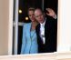 Aux environs de 18 heures le 1er juillet 2011, le prince Albert et la princesse Charlene, mariés civilement depuis quelques minutes, échangeait un baiser au balcon de la Salle des Glaces du Palais princier, applaudis par des milliers de Monégasques.