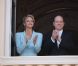 Le 1er juillet 2011, mariés civilement depuis quelques minutes, le prince Albert et la princesse Charlene paraissaient au balcon de la Salle des Glaces du Palais princier, applaudis par des milliers de Monégasques.